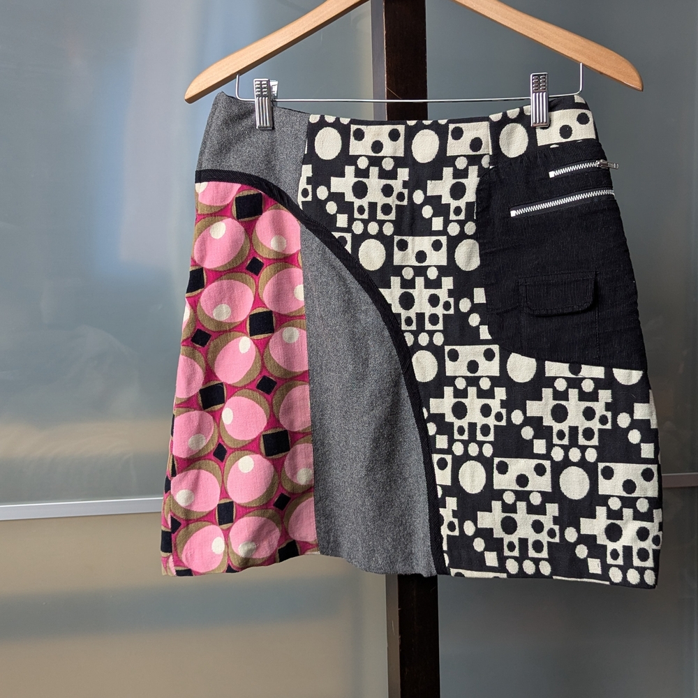 🩷🖤 Super cute DERHY Black, Gray & Pink Multi-Design Mini Skirt - Size S